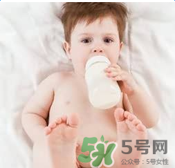 奶酪酸奶能給寶寶補(bǔ)鈣嗎？如何為寶寶選擇奶制品補(bǔ)鈣？