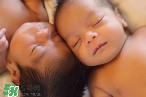 四維彩超能看出男女嗎？四維彩超能看清手指嗎？