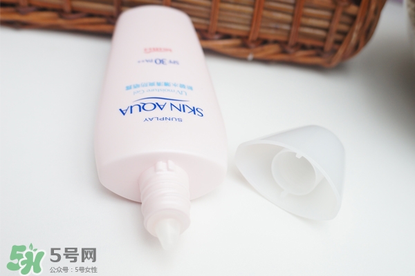 曼秀雷敦新碧防曬霜怎么樣？新碧防曬霜好用嗎