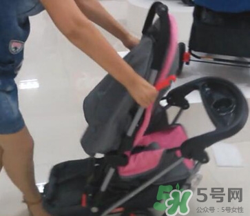 好孩子嬰兒車怎么折疊？好孩子嬰兒車折疊步驟圖