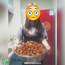 別人家的室友！成都女孩為室友帶了一盆冷吃兔