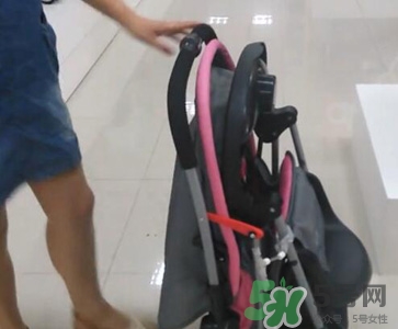 好孩子嬰兒車怎么折疊？好孩子嬰兒車折疊步驟圖