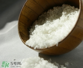 普通鹽和低鈉鹽哪種好？海鹽湖鹽井礦鹽哪種好