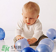 一歲寶寶玩什么游戲好？一歲寶寶適合玩什么游戲？
