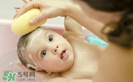 嬰兒洗頭怎么洗？嬰兒洗頭注意事項