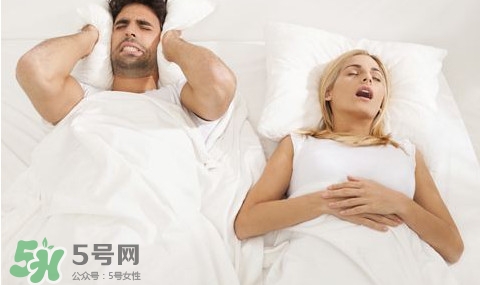 女人打鼾是什么原因？女人睡覺打鼾的原因