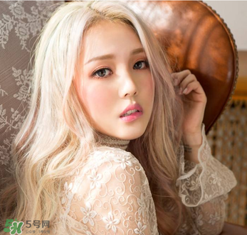 美妝博主pony結(jié)婚了嗎？ pony老公是誰？