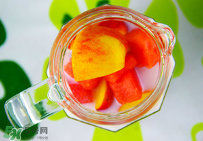 油桃和牛奶能一起吃嗎？喝完牛奶能吃油桃嗎？