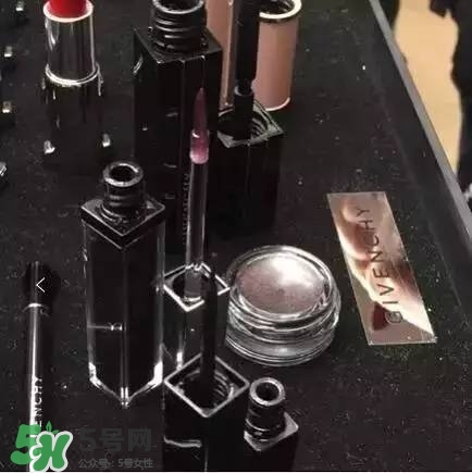 紀(jì)梵希紫黑色變色唇蜜怎么樣？紀(jì)梵希紫黑變色唇蜜多少錢