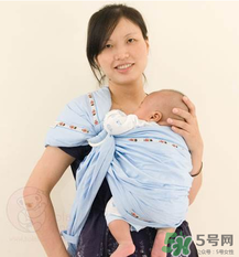 背巾適合多大的寶寶？背巾寶寶多大可以用？