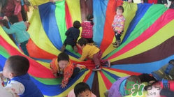 餃子在幼兒園玩的游戲叫什么？彩虹傘的捕魚游戲怎么玩？