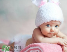 寶寶尿布疹可以擦紅霉素軟膏嗎？紅霉素軟膏對(duì)尿布疹有效嗎？