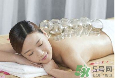 女人刮痧好還是拔罐好？刮痧和拔罐的區(qū)別