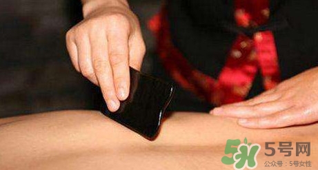 女人刮痧好還是拔罐好？刮痧和拔罐的區(qū)別