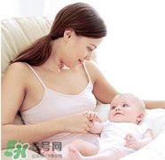 哺乳期能不能涂口紅呢？哺乳期涂口紅對(duì)寶寶有危害嗎？