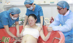 水中分娩是怎樣的？水中分娩與傳統(tǒng)分娩的區(qū)別有哪些？