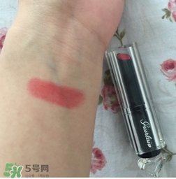 嬌蘭小黑裙003好看嗎？嬌蘭小黑裙唇膏003試色