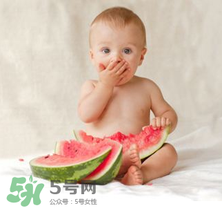 夏天寶寶能不能吃冰西瓜呢？冰西瓜寶寶能吃嗎？