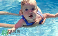 寶寶游泳耳朵進(jìn)水了怎么辦？寶寶游泳如何避免耳朵進(jìn)水？