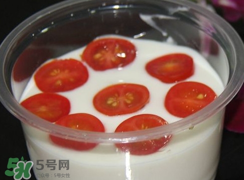 西紅柿能和酸奶一起吃嗎？酸奶可以和西紅柿一起吃嗎