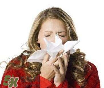 病毒性感冒發(fā)燒怎么辦？病毒性感冒癥狀有哪些