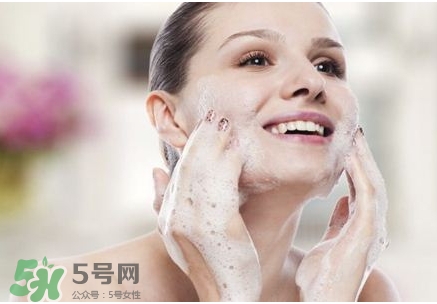 敏感肌膚一天洗幾次臉？敏感肌膚洗臉用冷水還是熱水