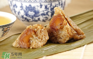 蛋黃肉粽和鮮肉粽哪個(gè)熱量高？一個(gè)蛋黃肉粽的熱量是多少？