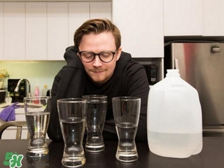 30天不喝飲料，妹子的對(duì)比照令人震驚 喝白開水的好處