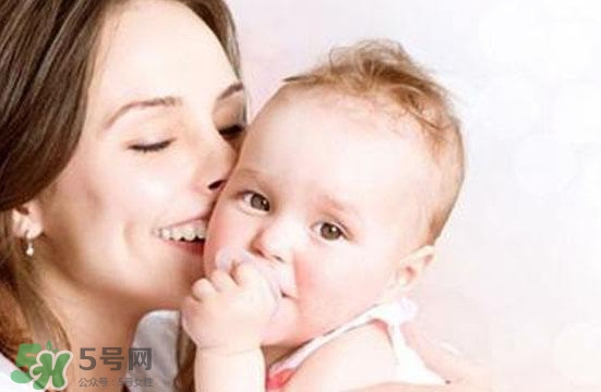 哺乳期可以吃黃桃嗎？哺乳期能吃黃桃罐頭嗎