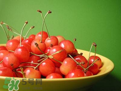 哺乳期能吃櫻桃嗎？哺乳期吃櫻桃寶寶會上火嗎？