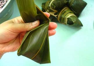 四角粽子怎么做？四角粽子怎么做好吃？