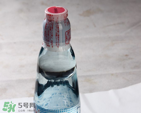 波子汽水彈珠怎么拿出來？怎么把波子汽水的彈珠拿出來？
