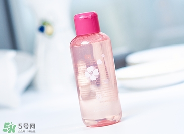 ?ukiss悠珂思和大創(chuàng)粉撲清洗劑哪個好？悠珂思和大創(chuàng)清洗劑對比