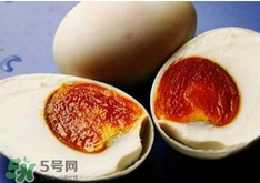 咸鴨蛋放久了還能吃嗎？咸鴨蛋放臭了還能吃嗎？