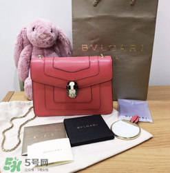 寶格麗蛇頭包怎么看真假？寶格麗蛇頭包真假鑒定