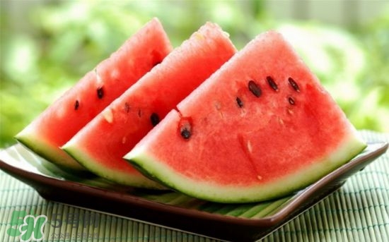 西瓜不能和什么一起吃？西瓜不能與什么同食？