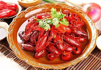 油燜大蝦怎么剪？油燜大蝦怎么處理？