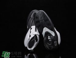 reebok answer4復(fù)刻版在哪買？銳步艾弗森戰(zhàn)靴復(fù)刻哪里有賣？