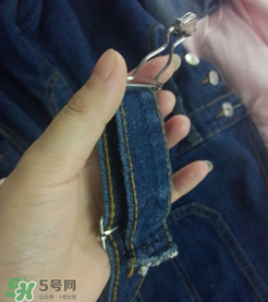 背帶褲的扣子怎么裝？背帶褲扣子安裝步驟圖