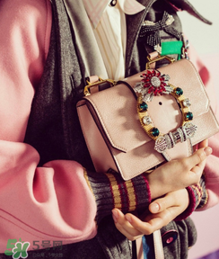 miumiu miulady包包正品多少錢？miulady寶石包專柜價(jià)格