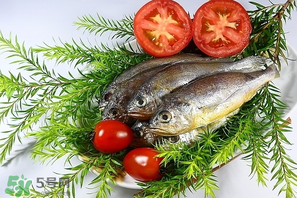 小黃魚(yú)不能和什么一起吃？小黃魚(yú)和什么相克？