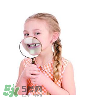 寶寶換牙可以吃糖嗎？小孩換牙期間能不能吃糖？