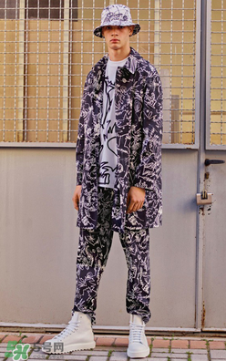 versus versace2018早春度假系列衣服款式有哪些_好看嗎？