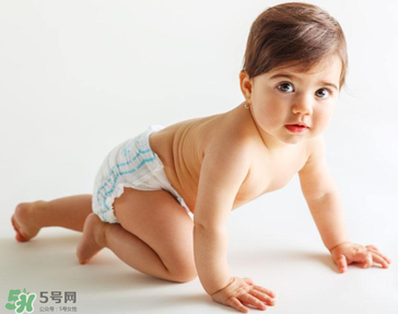 寶寶指甲里的臟東西該怎么處理？寶寶指甲臟怎么辦？