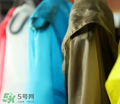 防曬衣什么顏色最防曬？防曬衣哪個(gè)顏色防曬效果好？