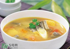 黃鱔和西紅柿可以一起吃嗎？黃鱔能和西紅柿同吃嗎？