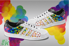 2017adidas pride系列有哪幾款？阿迪達(dá)斯彩虹配色運(yùn)動鞋好看嗎？