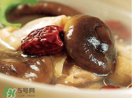 鴨肉能和香菇一起燉嗎？香菇燉鴨肉有毒嗎？