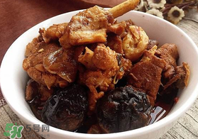 鴨肉能和香菇一起燉嗎？香菇燉鴨肉有毒嗎？