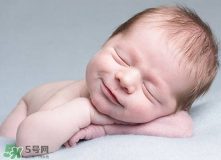 嬰兒吃藥能打預(yù)防針嗎？嬰兒吃藥影響預(yù)防針嗎？